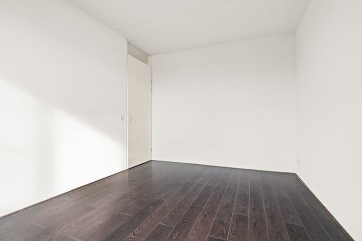 Photo 21 of Oeverzeggestraat 36