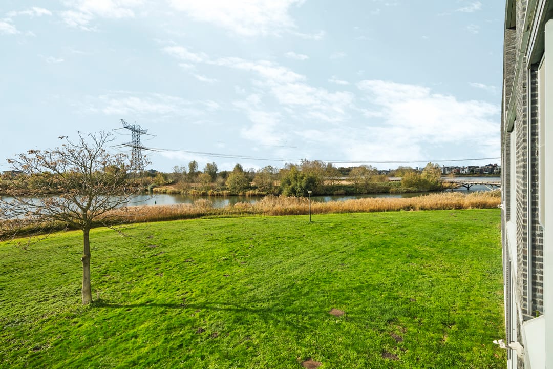 Foto 31 van Oeverzeggestraat 36