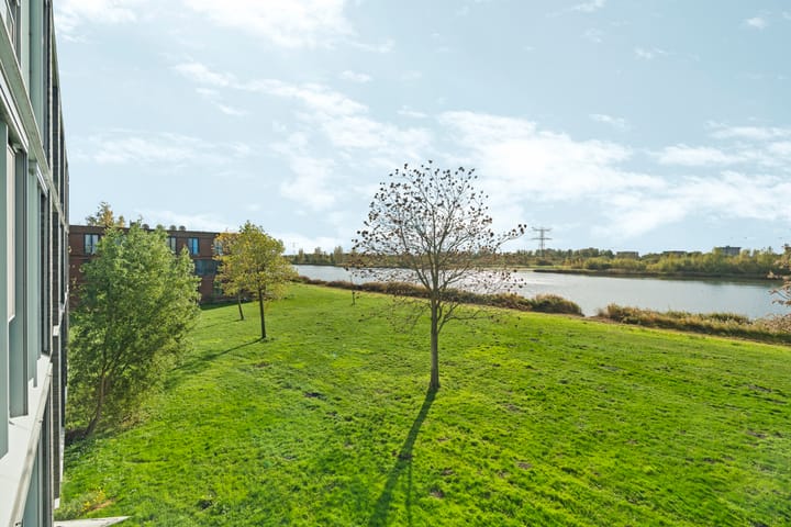 Photo 32 of Oeverzeggestraat 36