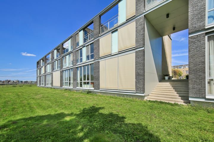 Photo 42 of Oeverzeggestraat 36