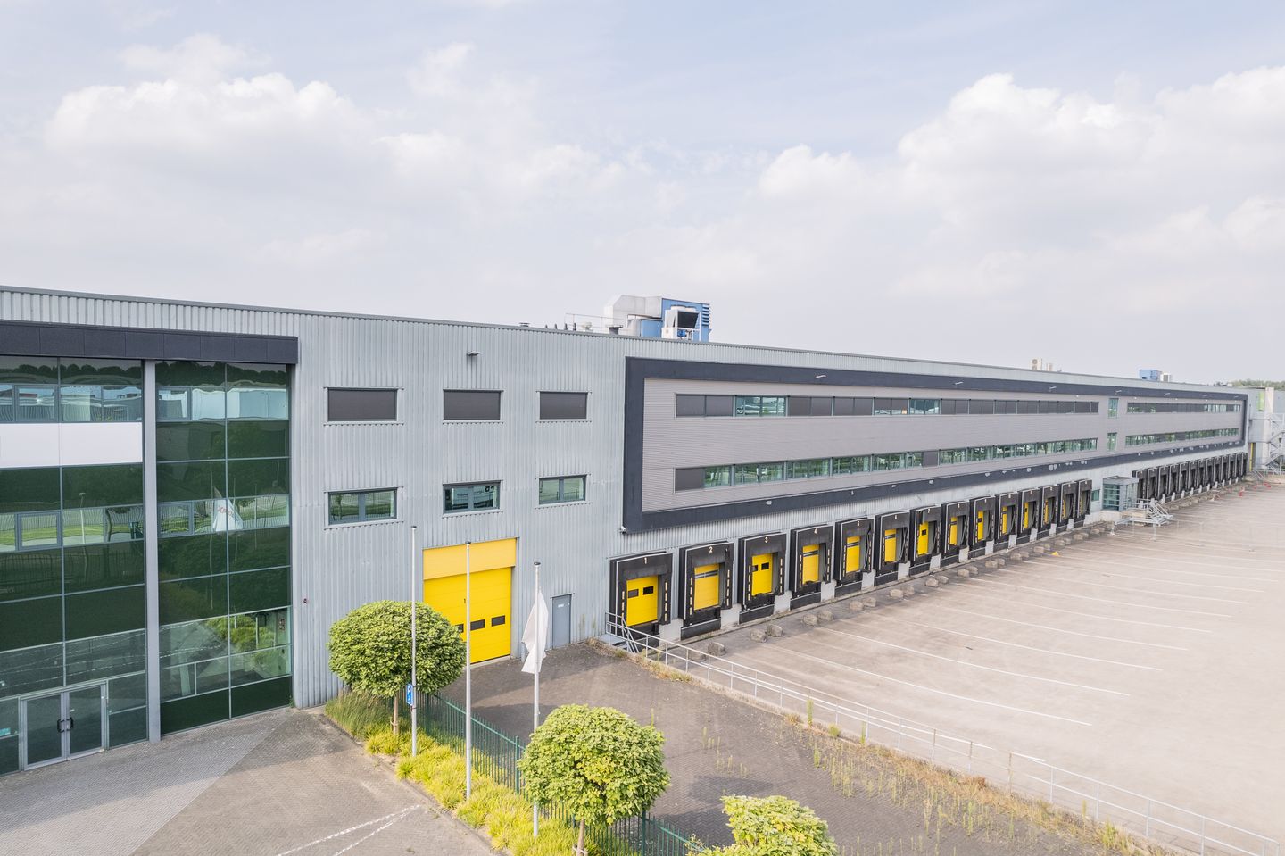 View photo 2 of Bijsterhuizen 2025