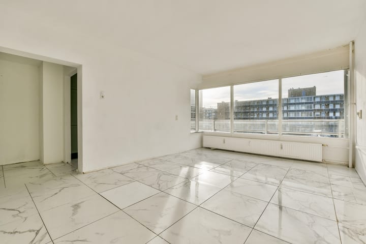 Photo 8 of Burgemeester van Alphenstraat 59-F6