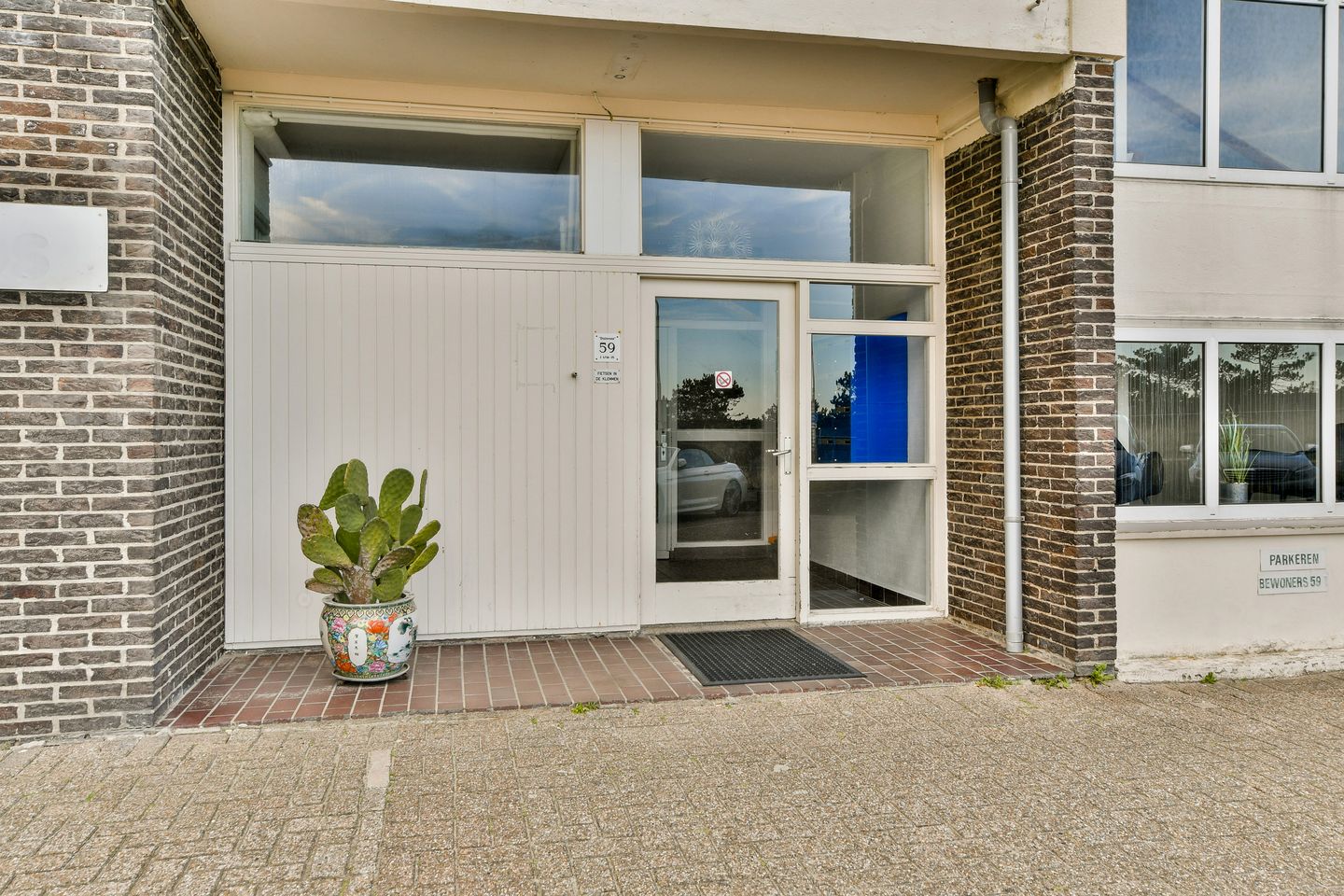 Photo 4 of Burgemeester van Alphenstraat 59-F6