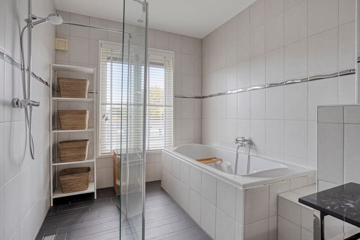 Photo 29 of Emmastraat 43-A