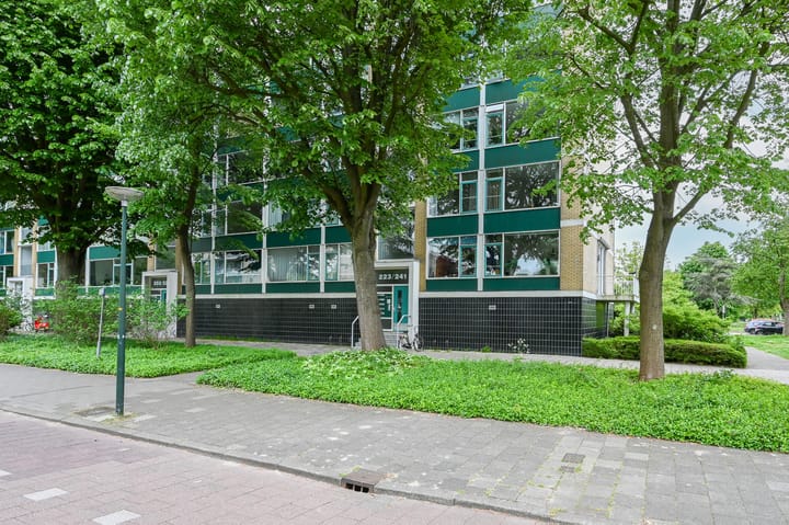 Photo 1 of Burgemeester Keijzerlaan 239