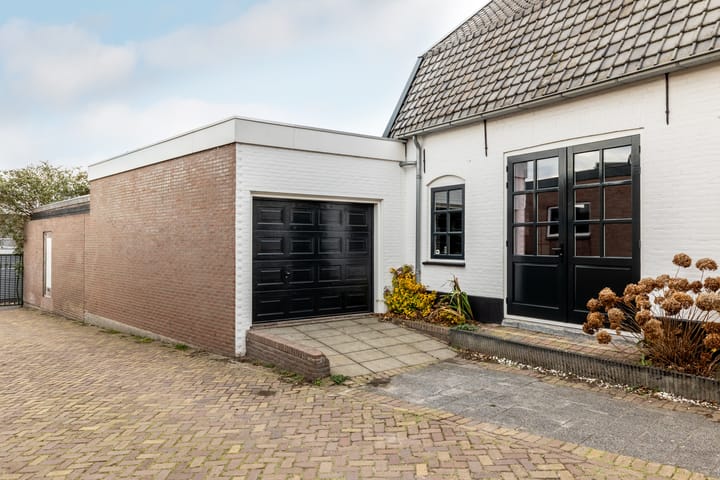 Foto 43 van Kerkplein 10