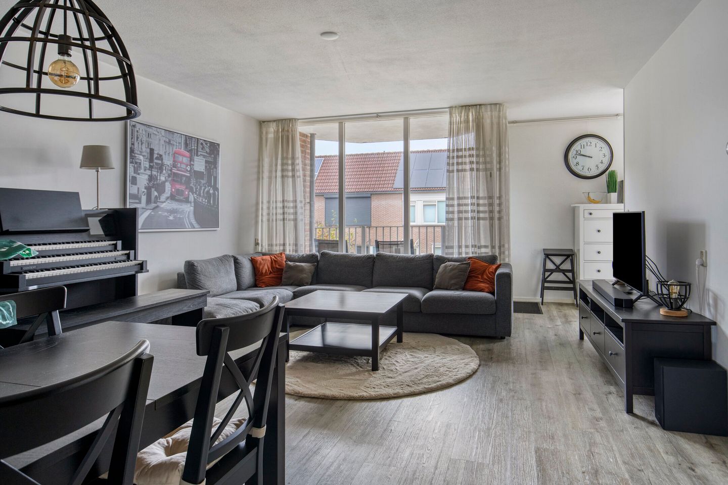 Photo 10 of Wever 40