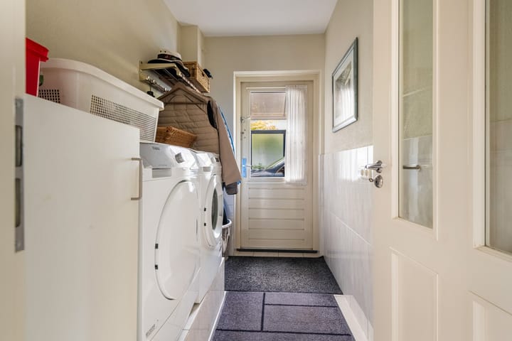 Photo 21 of Hogewal 10