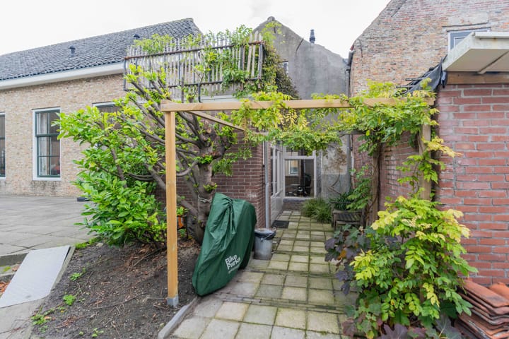 Foto 18 van Manhuisstraat 34