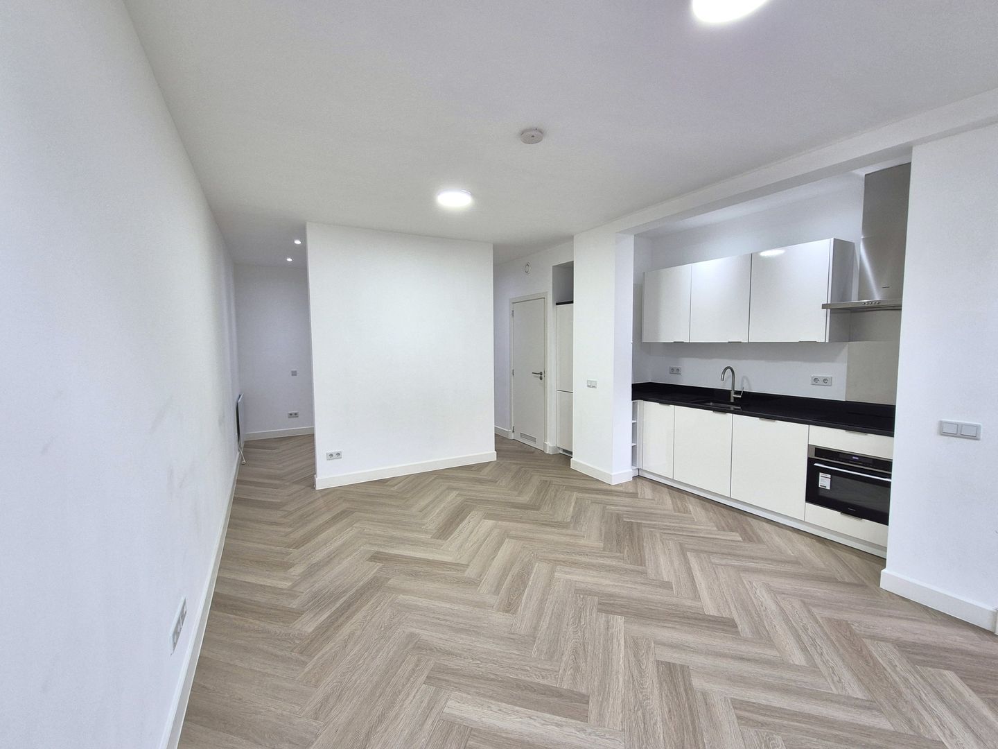 Bekijk foto 4 van Amsterdamse Veerkade 5