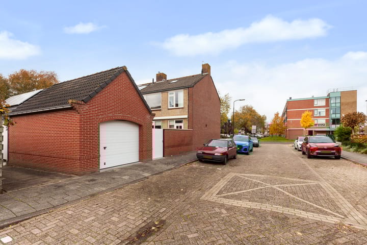 Photo 36 of Juliana van Stolbergstraat 34