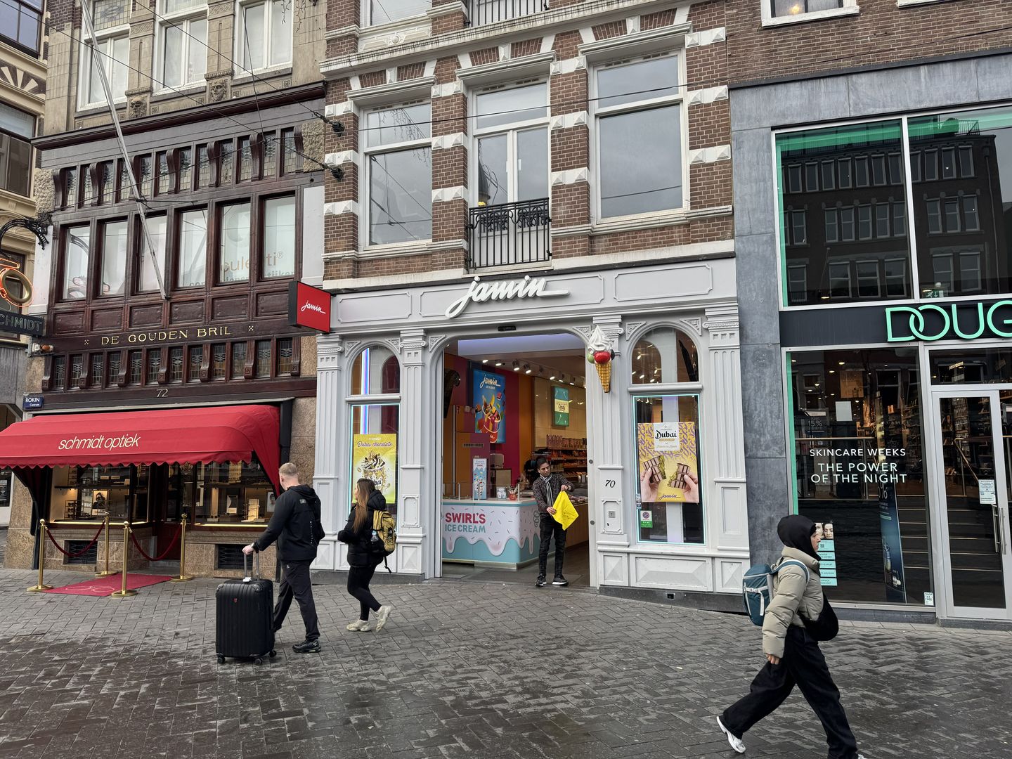 Bekijk foto 1 van Rokin 70