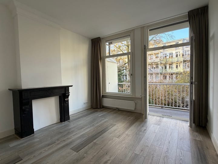 Photo 10 of Bilderdijkkade 42-A1