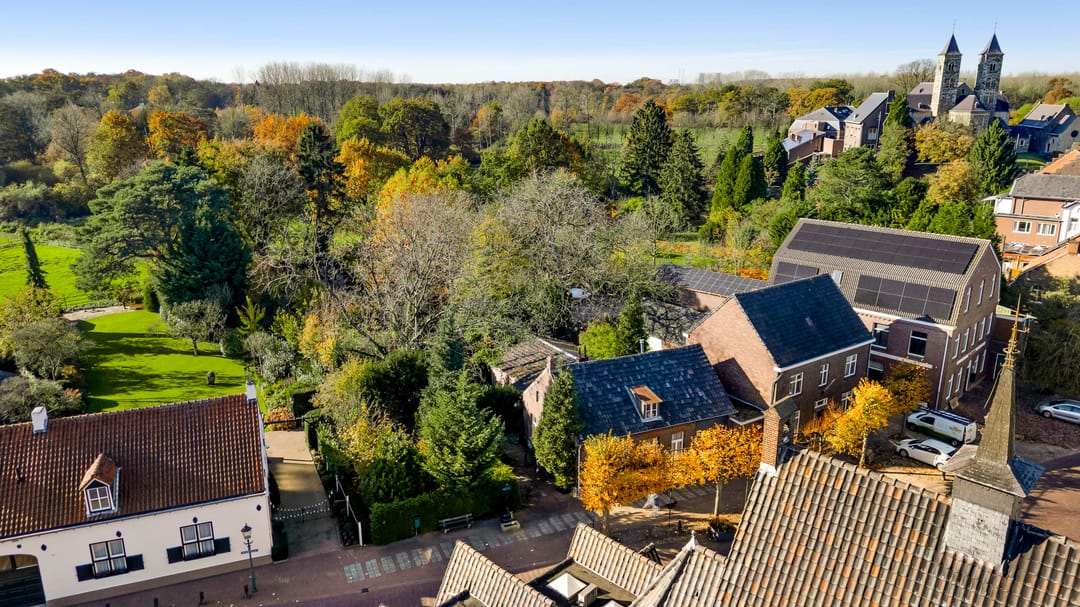 Foto 2 van Raadhuisplein 5