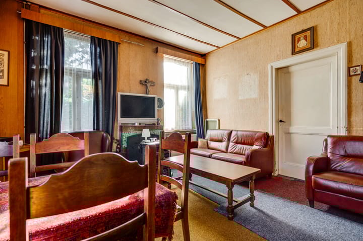 Photo 11 of Raadhuisplein 5