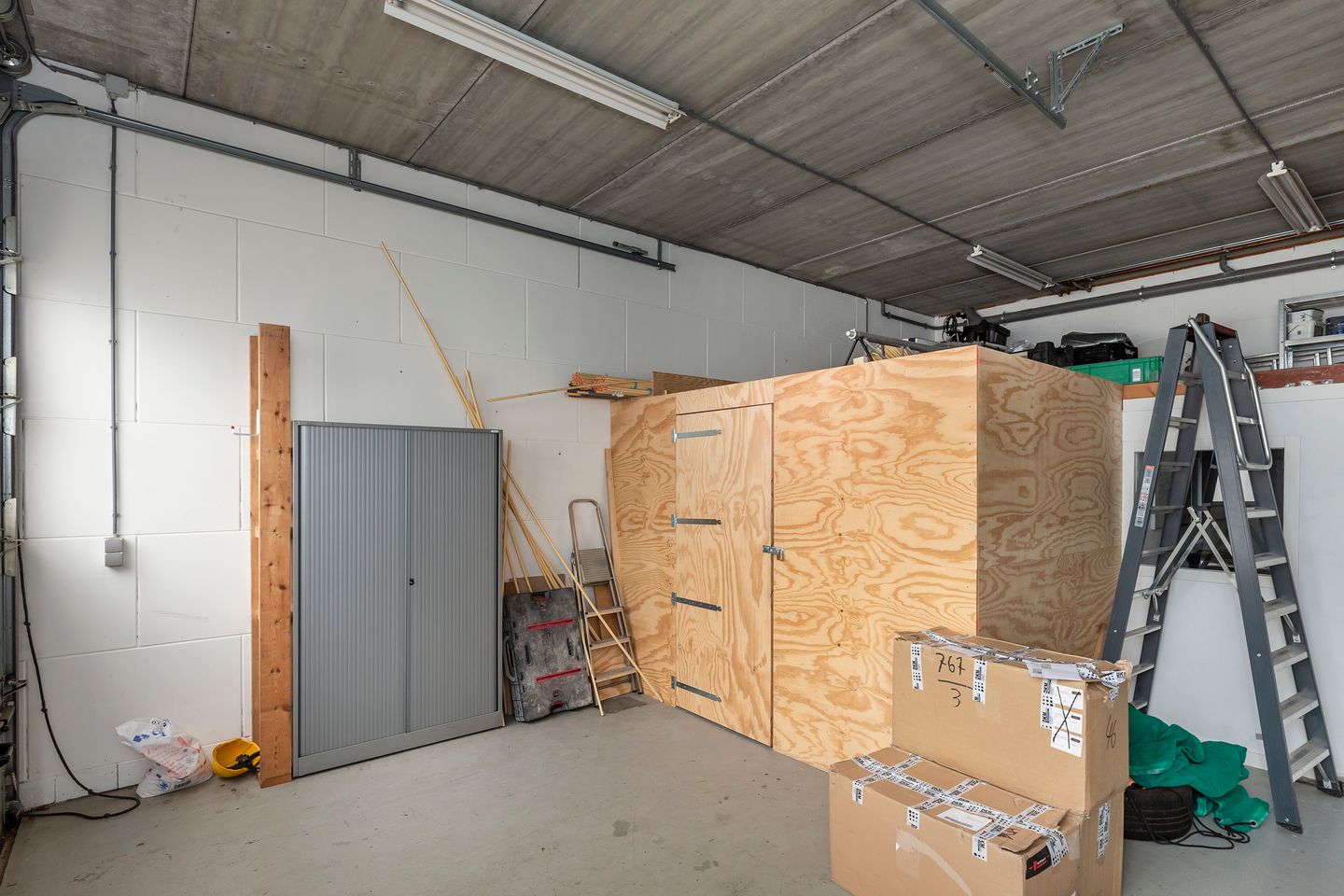 View photo 2 of Walserij 17-C