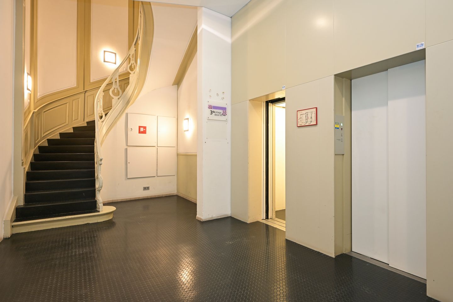 View photo 5 of Kneuterdijk 2