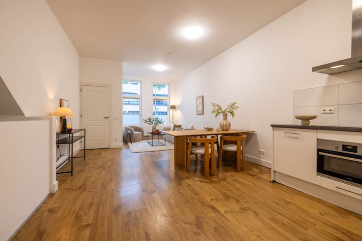 Foto 2 van Joost van Geelstraat 57-B