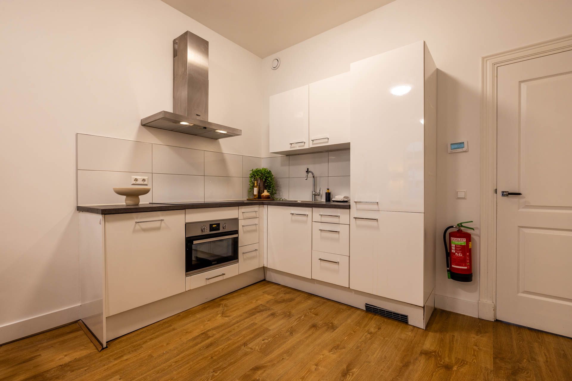 Photo 3 of Joost van Geelstraat 57-B