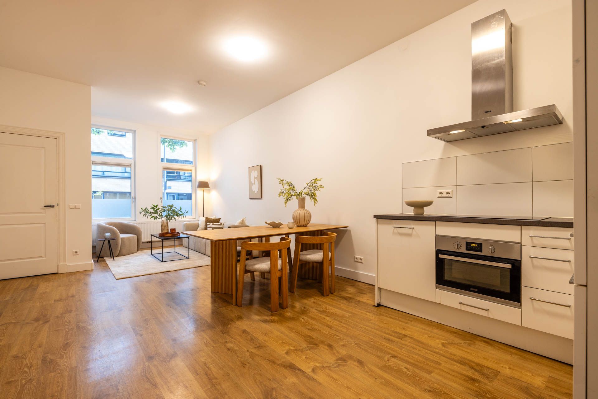 Photo 12 of Joost van Geelstraat 57-B