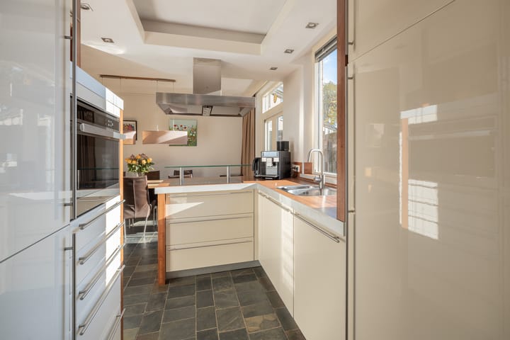 Photo 12 of Vogelweide 94