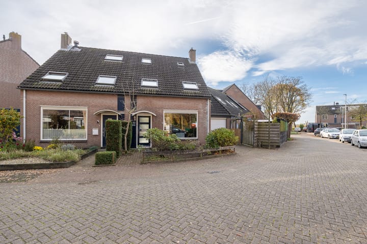 Photo 48 of Vogelweide 94