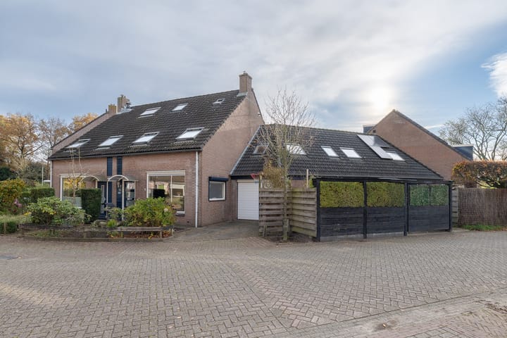 Photo 49 of Vogelweide 94