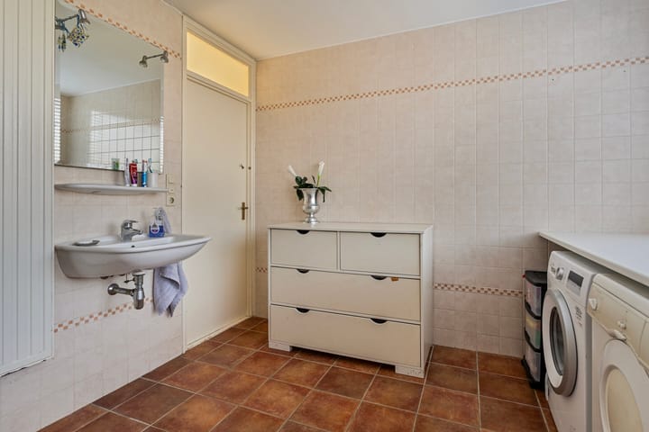 Photo 24 of Lekstraat 22