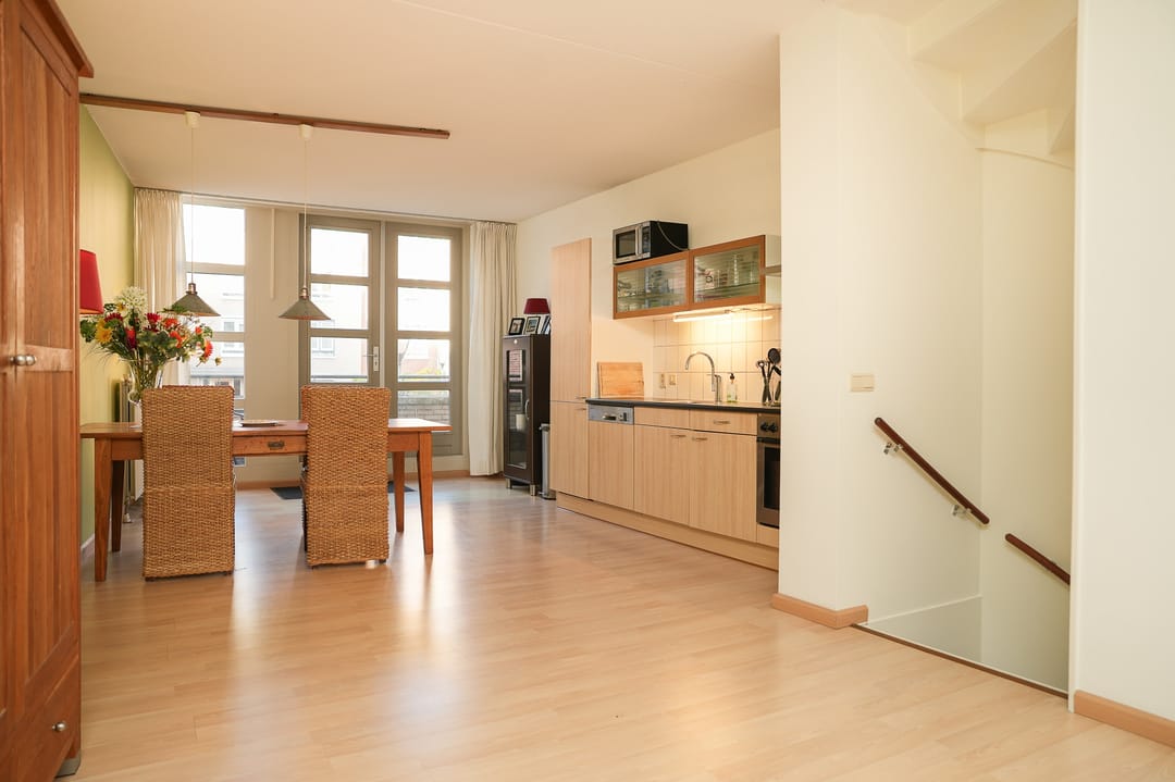 Foto 2 van Warmoesstraat 1