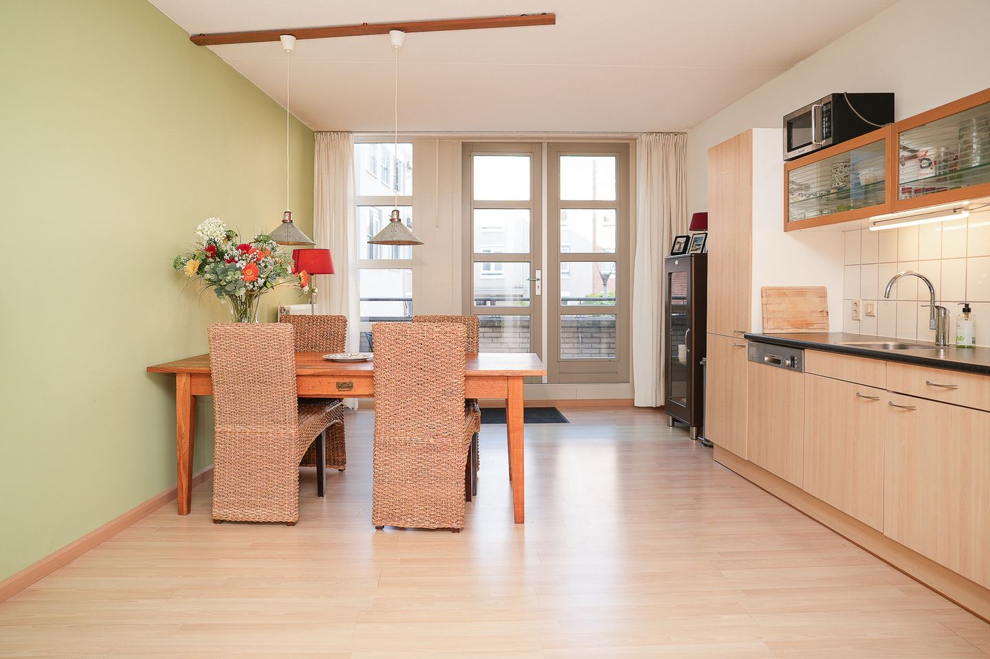 Foto 10 van Warmoesstraat 1