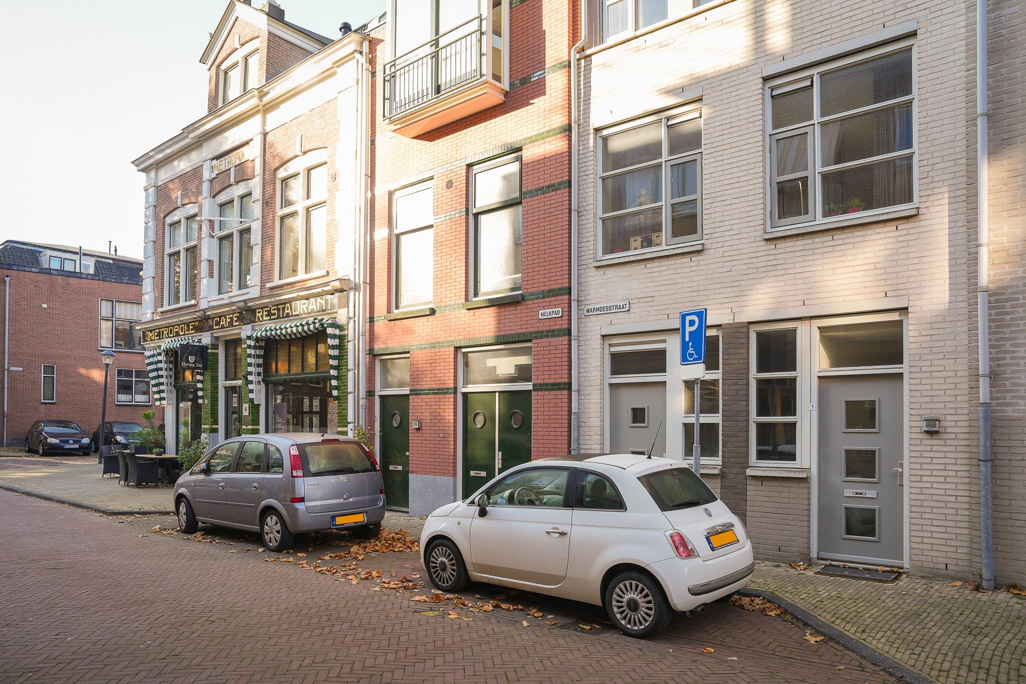 Foto 24 van Warmoesstraat 1