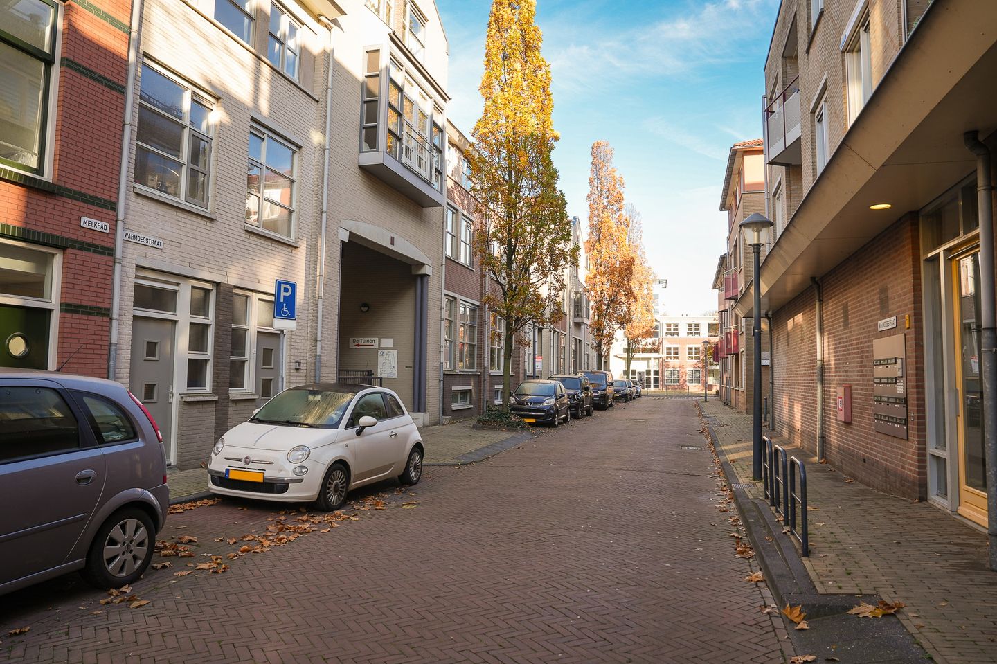 Foto 25 van Warmoesstraat 1