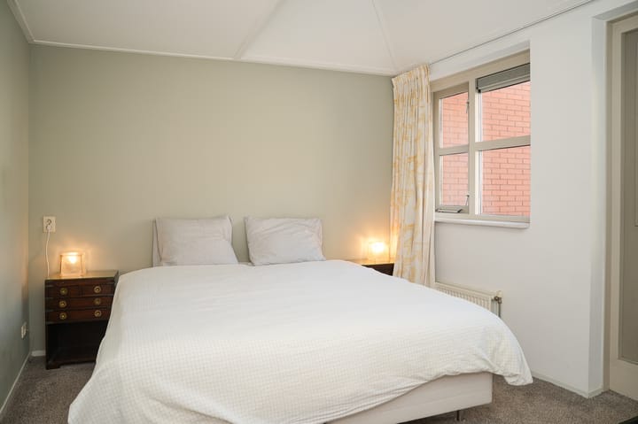 Foto 3 van Warmoesstraat 1