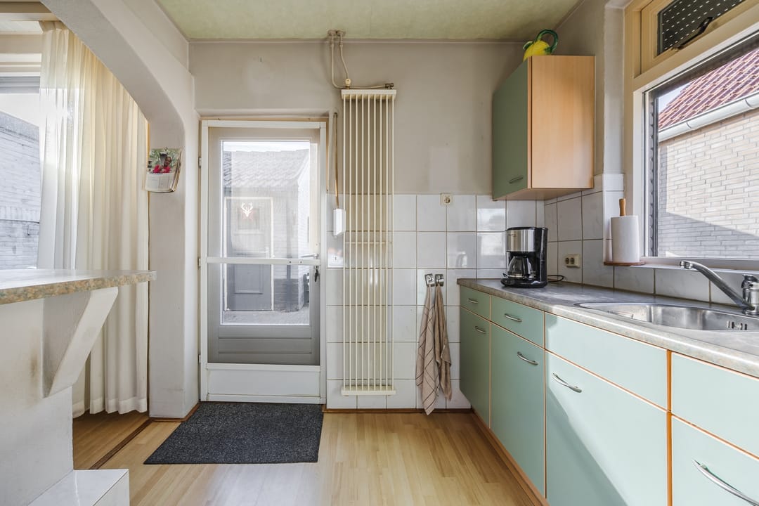 Photo 16 of Schelpstraat 8