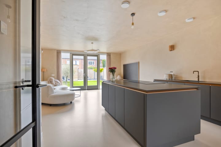 Photo 10 of Ebben 11