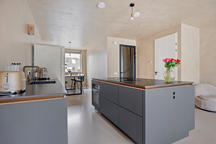 Photo 12 of Ebben 11