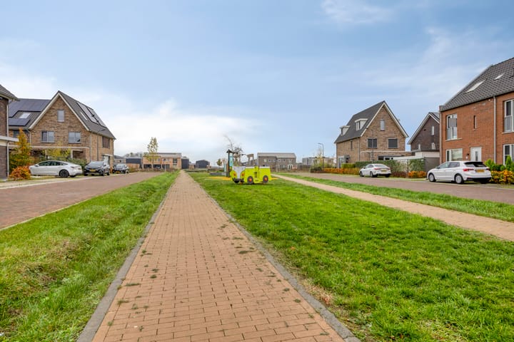 Photo 34 of Ebben 11