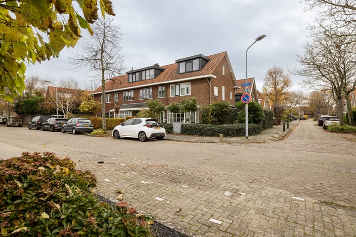 Photo 39 of Essenlaan 24