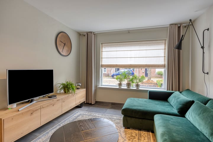 Photo 4 of Valeriaan 32