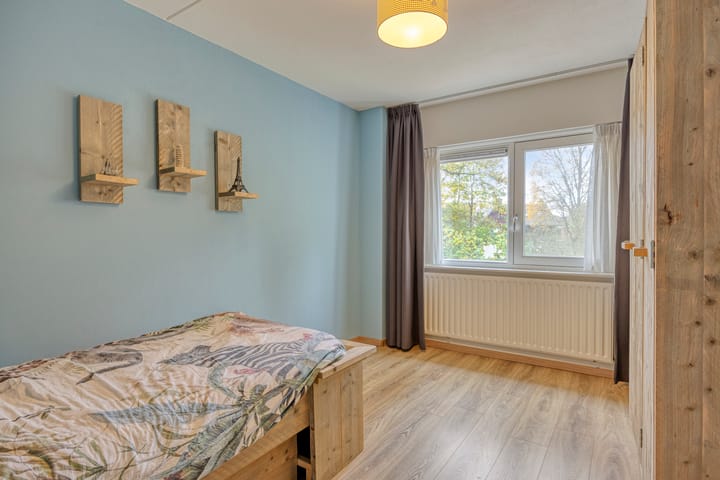 Photo 17 of Valeriaan 32