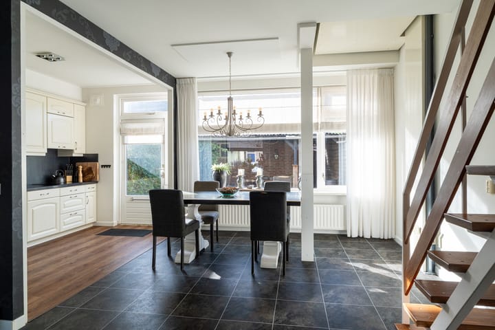 Foto 12 van Esdoornstraat 27