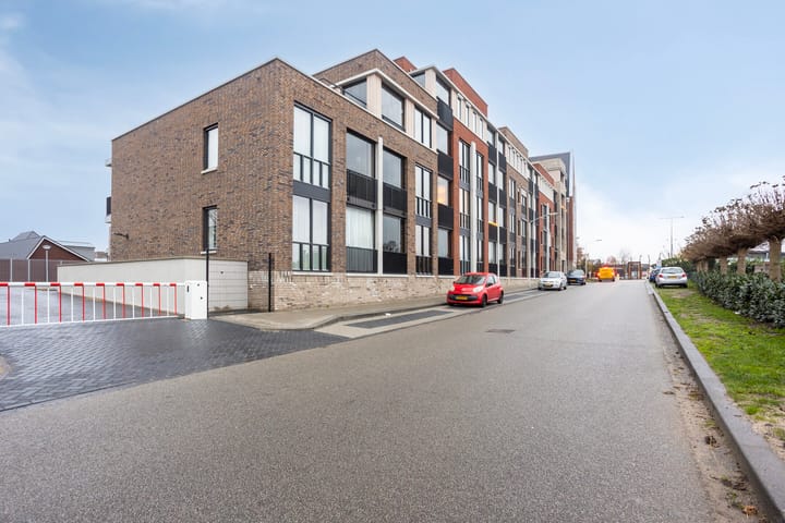 Foto 22 van Spoorweglaan 3-B