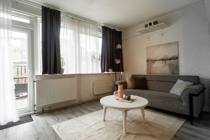 Photo 10 of Steile Bank 28