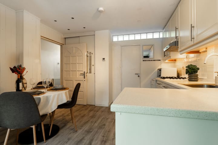 Photo 9 of Steile Bank 28