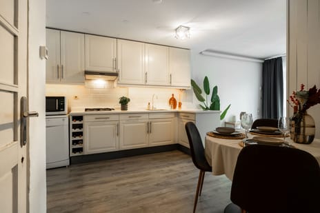 Steile Bank 28 secondary image