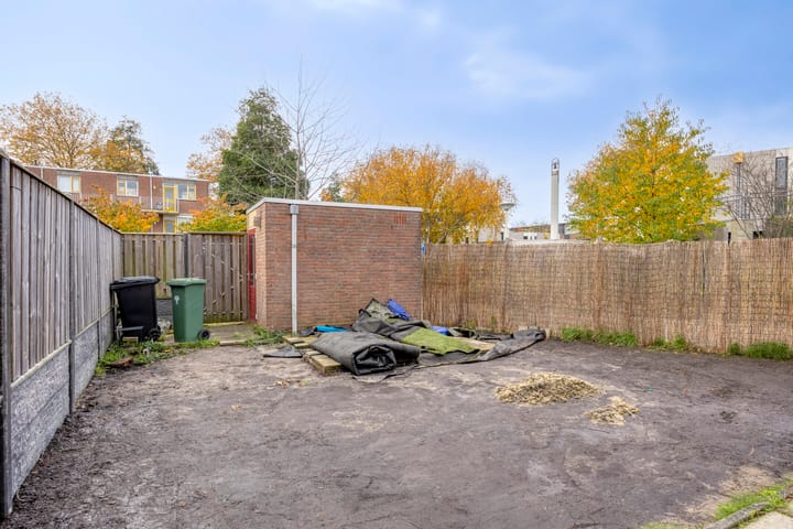 Photo 2 of Akeleituin 1