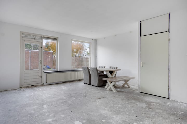 Photo 8 of Akeleituin 1