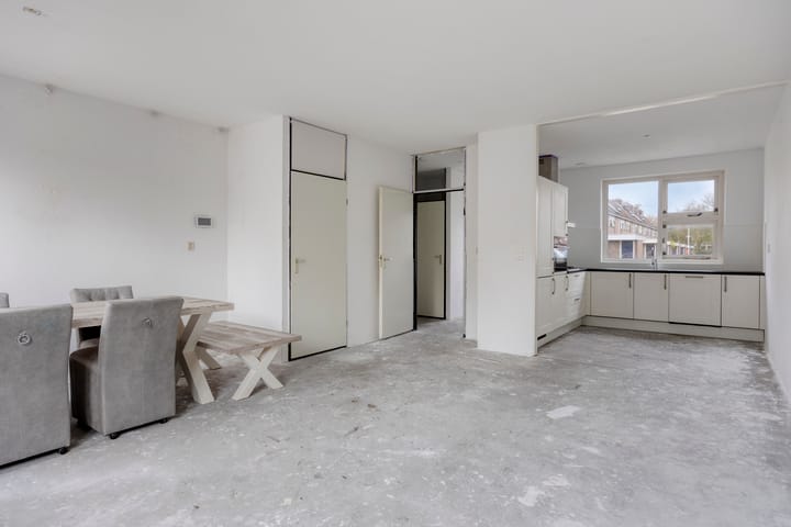 Photo 10 of Akeleituin 1