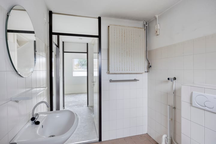 Photo 21 of Akeleituin 1