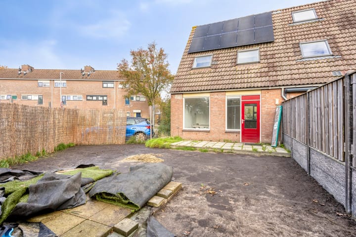 Photo 27 of Akeleituin 1